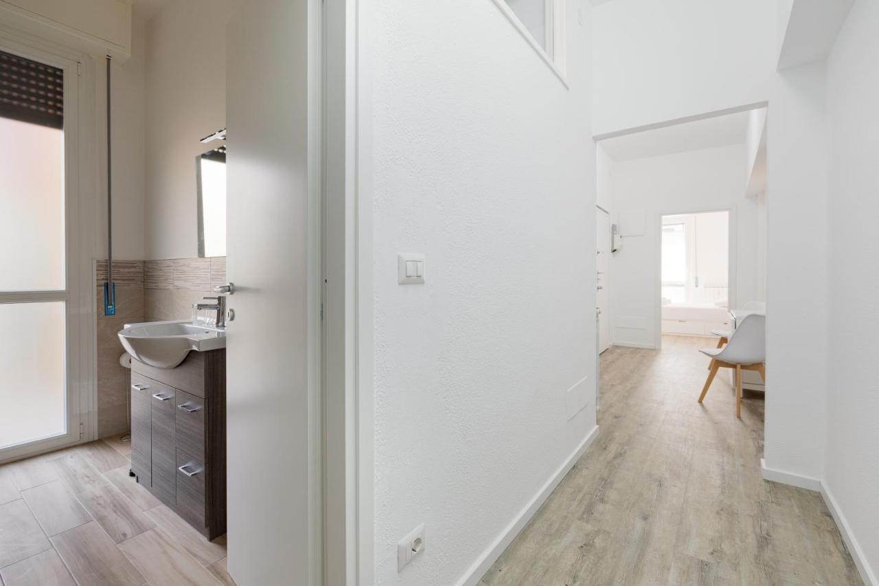 Cagnola Cozy Apartament With Balcony Milan Exterior photo